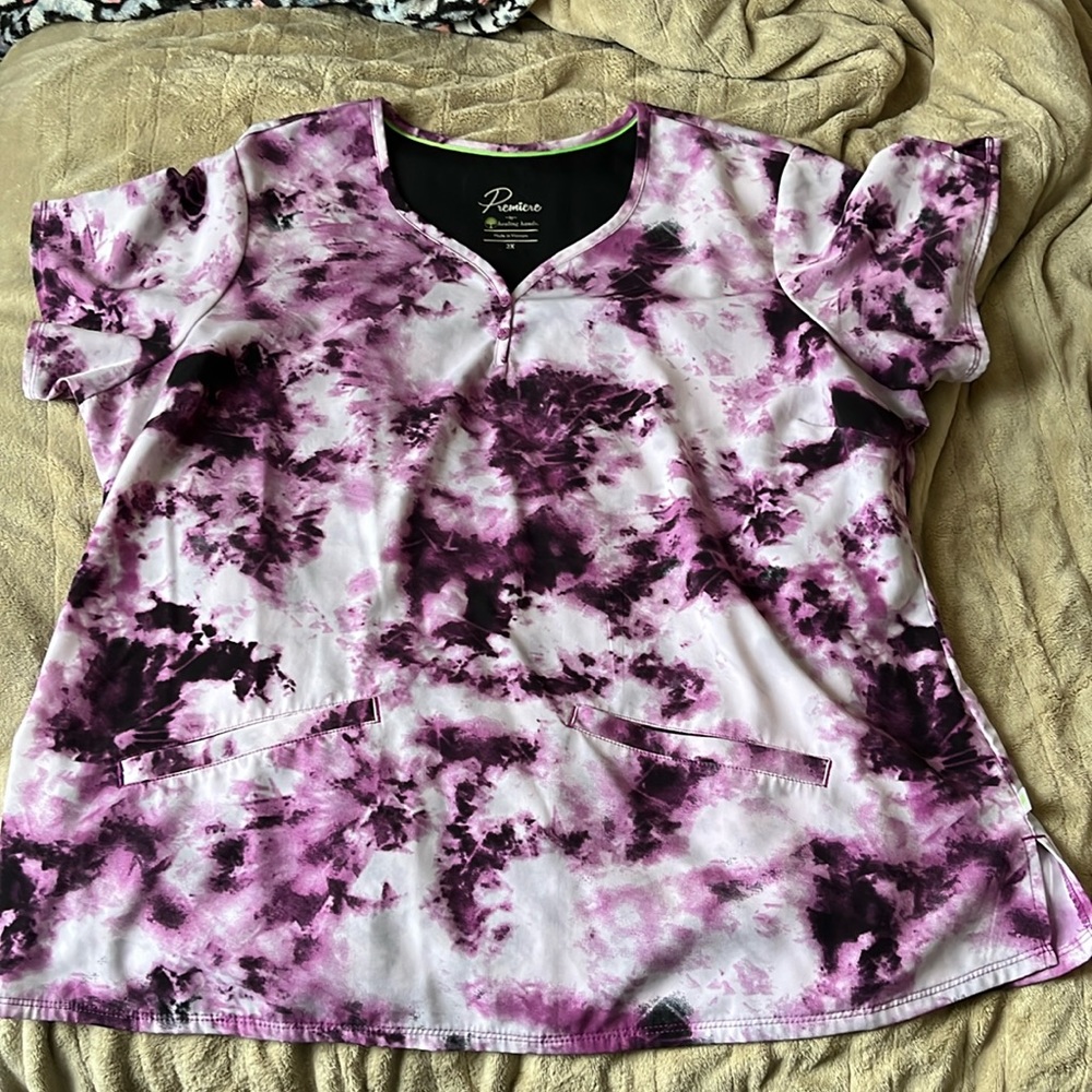 Premiere by healing hands scrub top